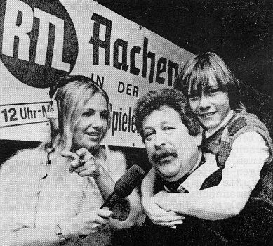 1982-12UhrMittags